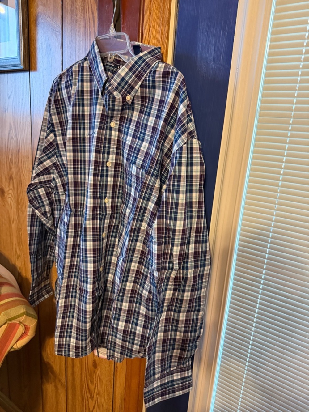 Izod Men's Blue and White Plaid Button-Down Shirt